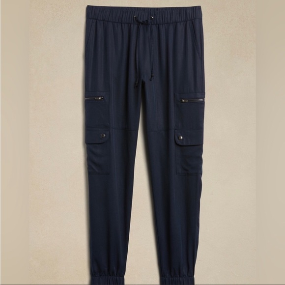 NWT! Banana Republic Navy Blue Tencel Soft Cargo Pant - Multiple Sizes💕 - Picture 5 of 5